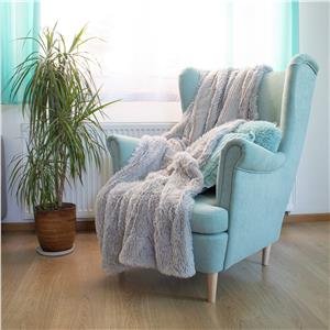 Pătură pufoasă cu două fețe – 200 × 240 cm, gri deschis, pentru 2 persoane - imagine 2