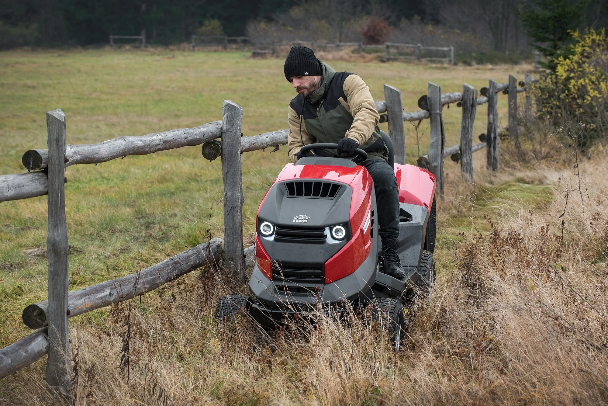 Tractoraș de tuns gazonul Seco Challenge AJ 92/13H – motor Briggs & Stratton