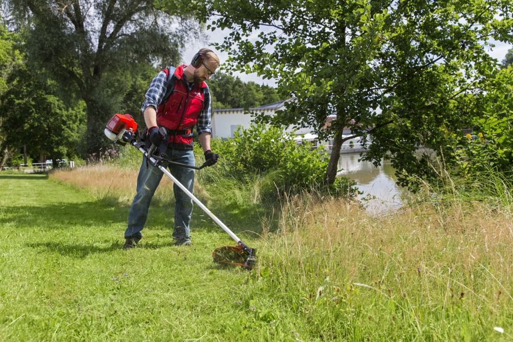 Motocoasa fir si disc SOLO/Al-Ko 140 B, latime de lucru 41cm / 25cm, motor 40.2cc 1.5kW(2.04CP)