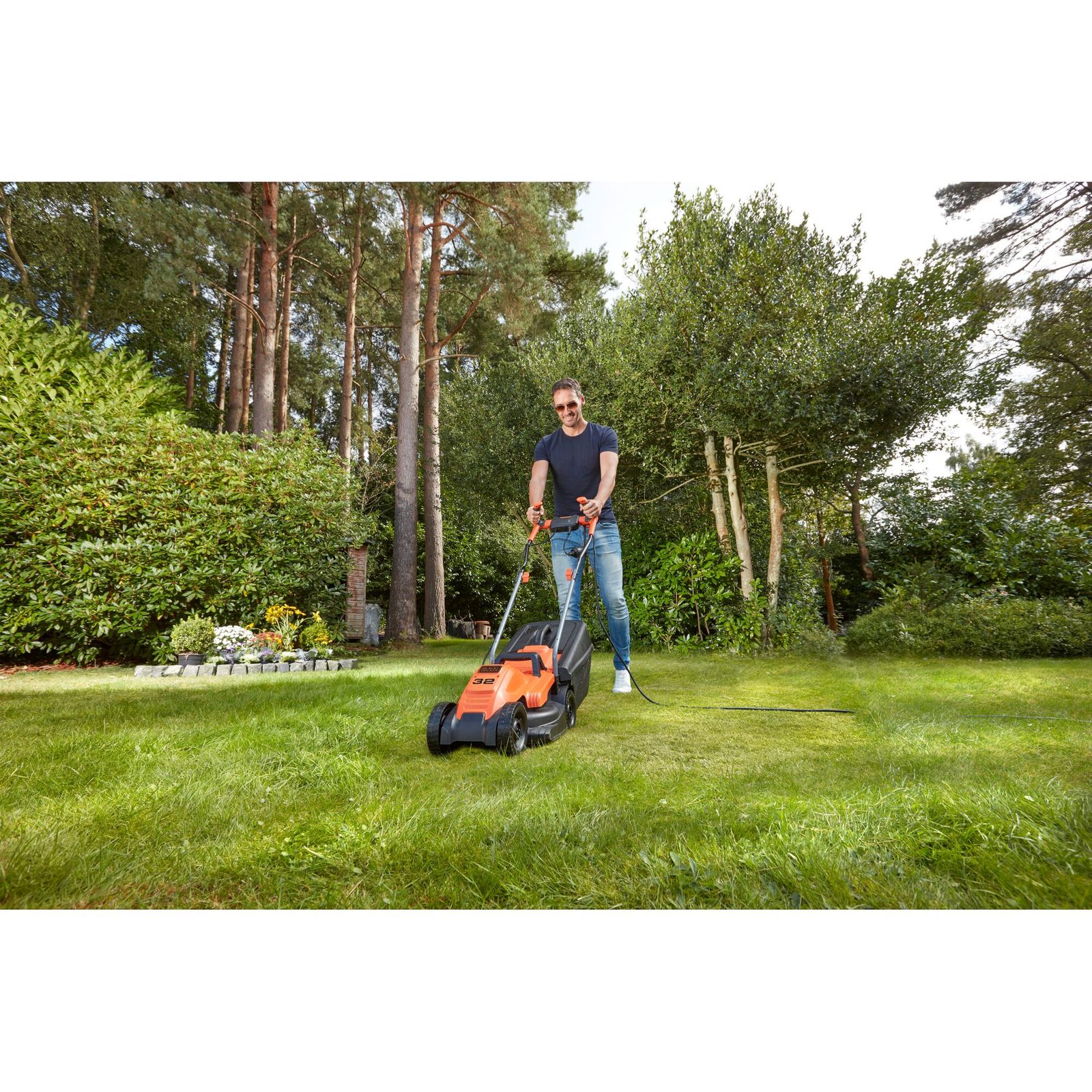 Mașină de tuns iarba electrică Black+Decker BEMW451BH – 1200 W, lățime de tăiere de 32 cm, sac de 35 l - imagine 4