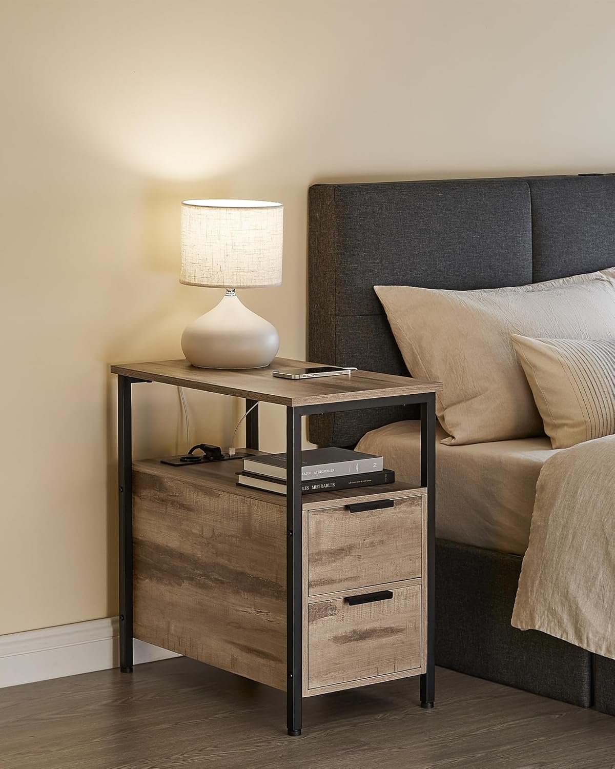 Noptieră Vasagle cu 2 sertare, rafturi și priză cu USB, 60 × 35 × 61 cm, maro - imagine 6